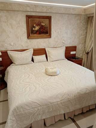 Гостиница Кристалл люкс Кемерово Бизнес комфорт двухместный с одной или с двумя раздельными кроватями-5