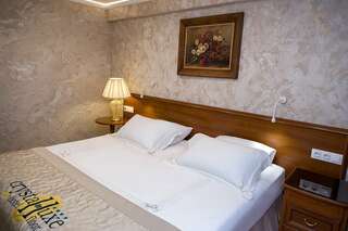 Гостиница Кристалл люкс Кемерово Бизнес комфорт двухместный с одной или с двумя раздельными кроватями-2