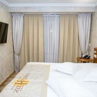 Гостиница Кристалл люкс Кемерово Бизнес комфорт двухместный на двоих или на одного (двухкомнатный), кровать king-3