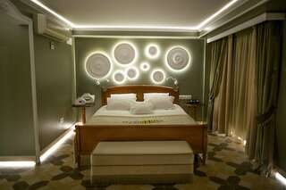 Гостиница Кристалл люкс Кемерово Стандартный двухместный с одной большой кроватью-1